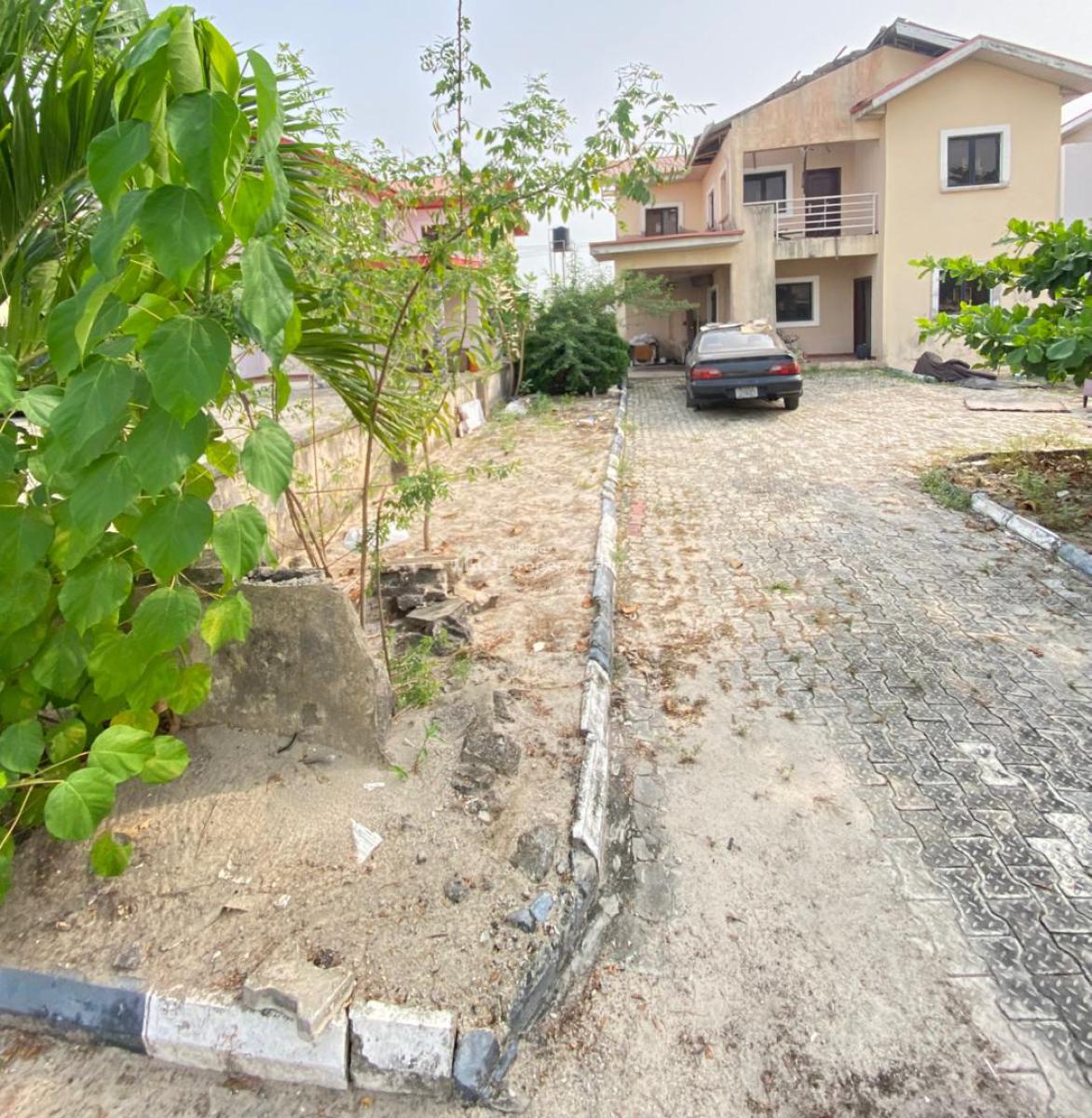 600sqm Land with an Old Building Located in a Very Strategic Location, Buenavista Estate Orchid Lekki Lagos, Lafiaji, Lekki, Lagos, Residential Land for Sale