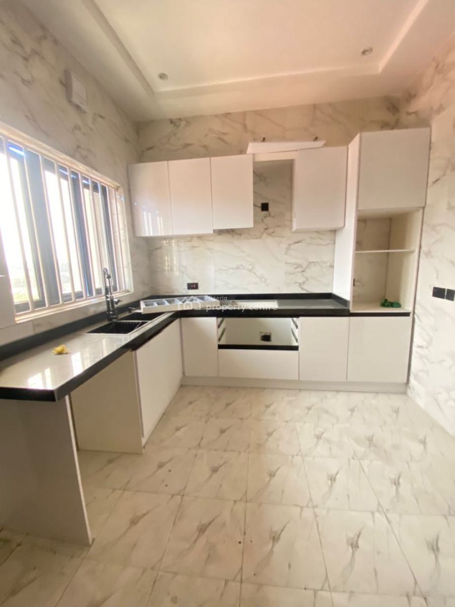 Lovely 3 Bedroom Apartment with Gym, Elevator and Pool, Lekki Phase 1, Lekki, Lagos, Flat / Apartment for Rent