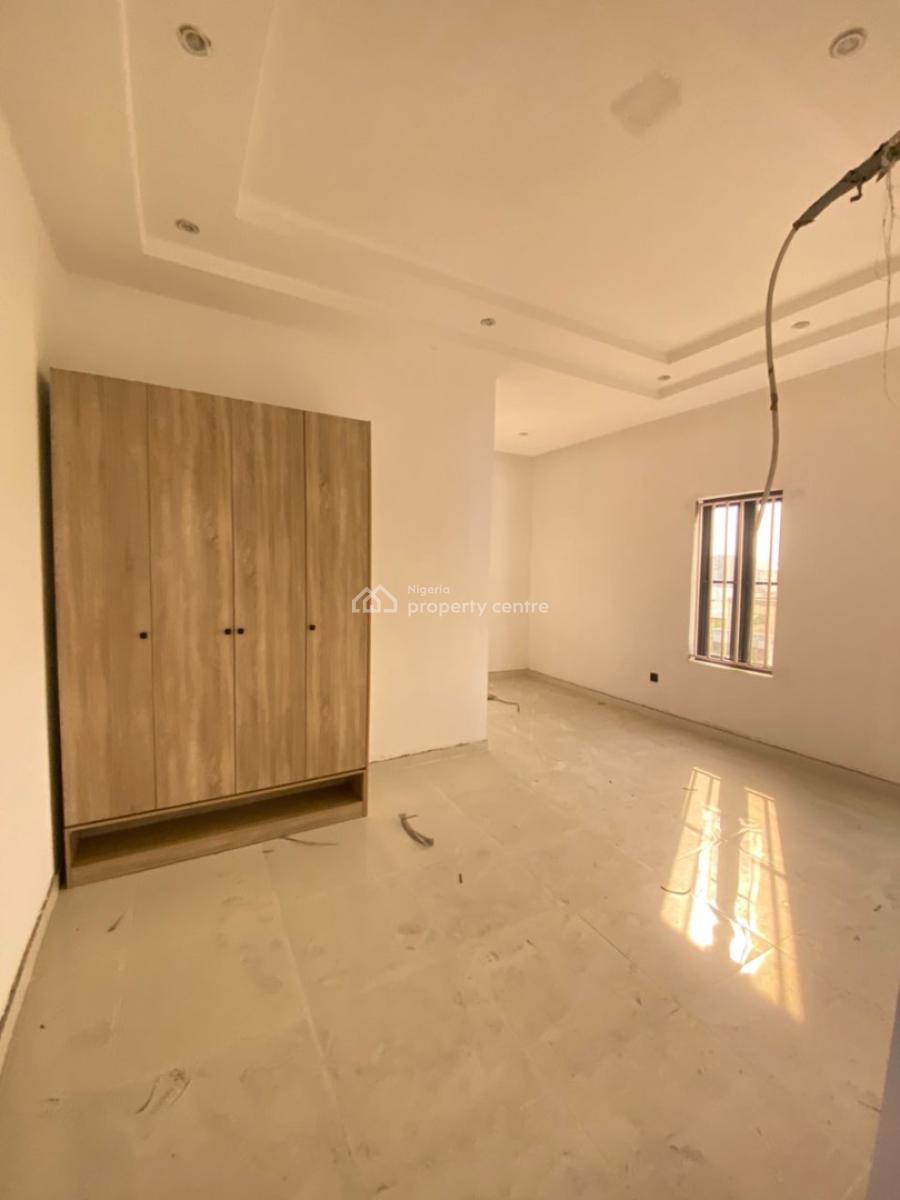 Lovely 3 Bedroom Apartment with Gym, Elevator and Pool, Lekki Phase 1, Lekki, Lagos, Flat / Apartment for Rent