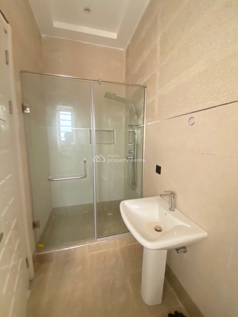 Lovely 3 Bedroom Apartment with Gym, Elevator and Pool, Lekki Phase 1, Lekki, Lagos, Flat / Apartment for Rent