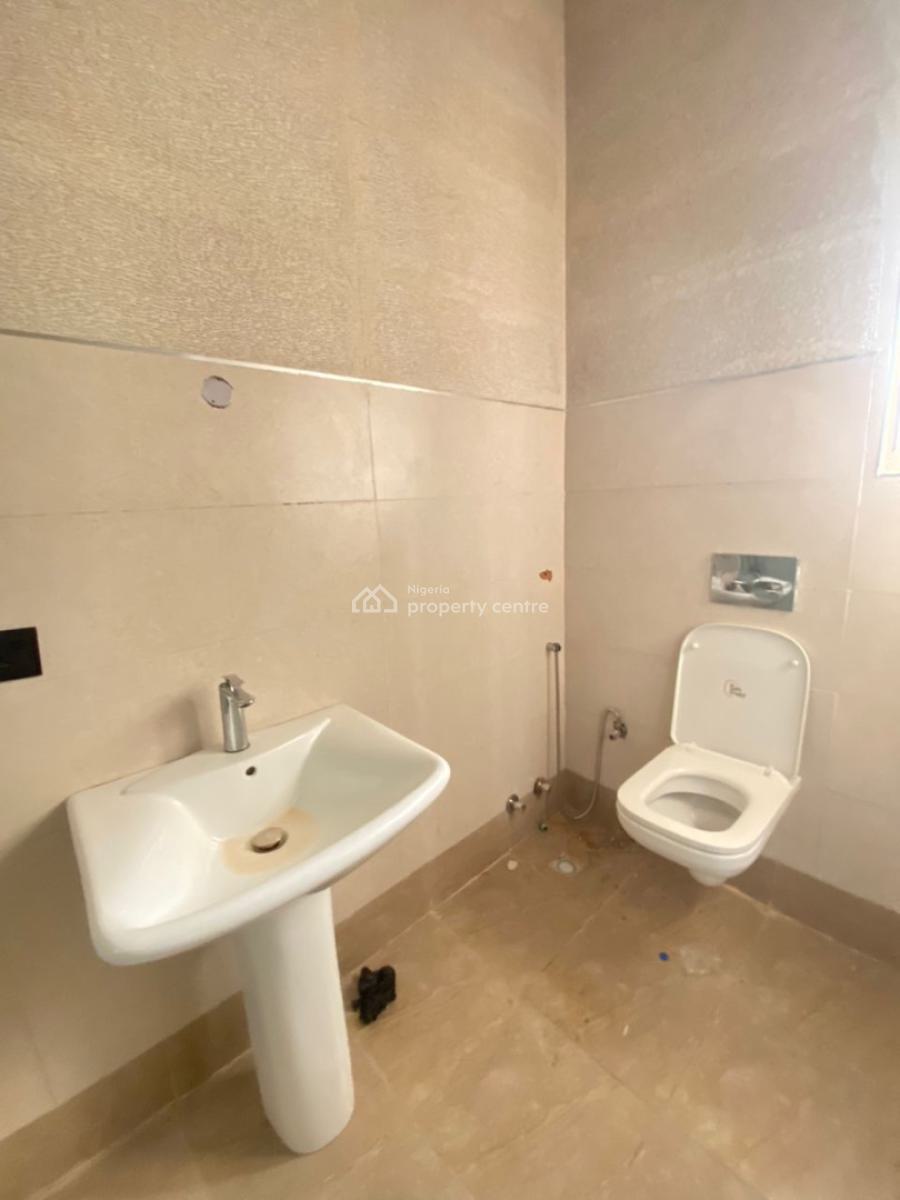 Lovely 3 Bedroom Apartment with Gym, Elevator and Pool, Lekki Phase 1, Lekki, Lagos, Flat / Apartment for Rent