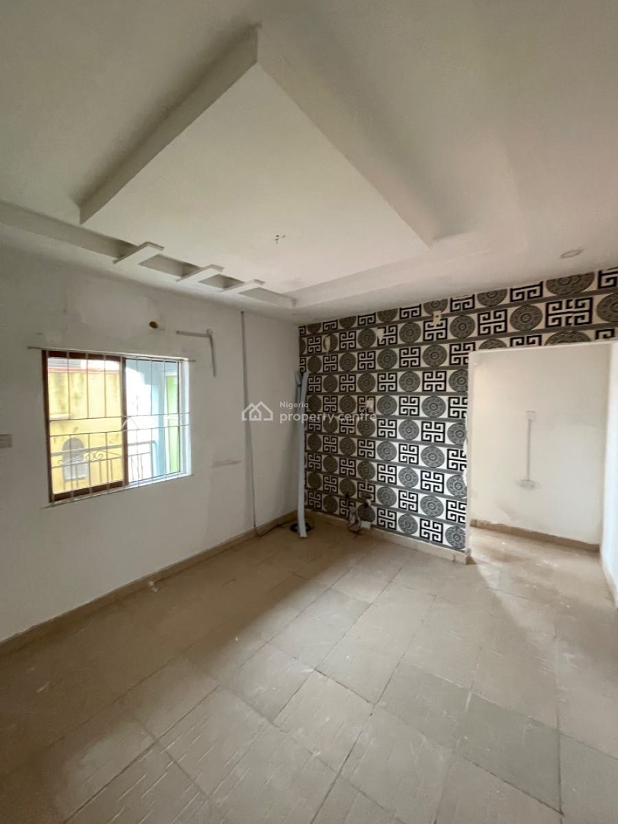 2 Bedroom Apartment Upstair Very Nice, Gbagada, Lagos, Flat / Apartment for Rent