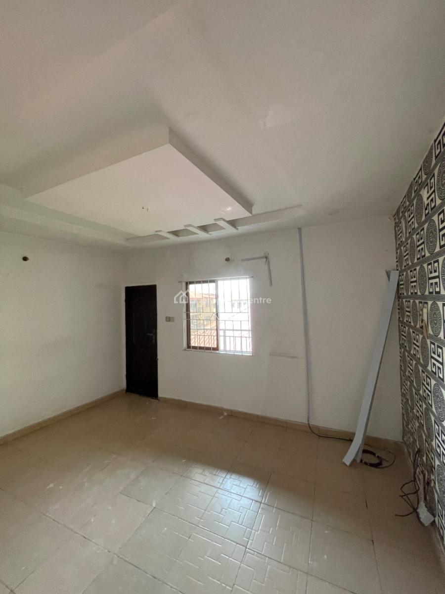 2 Bedroom Apartment Upstair Very Nice, Gbagada, Lagos, Flat / Apartment for Rent