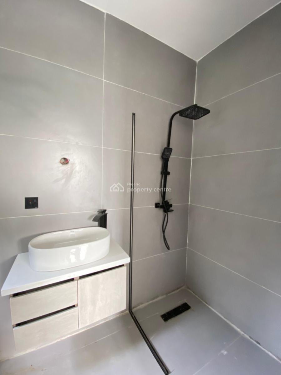 Capacious 2 Bedroom Serviced Apartment., Lekki Phase 1, Lekki, Lagos, Flat / Apartment for Sale