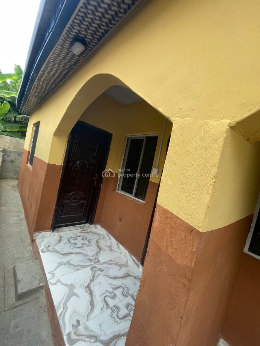 Selfcon (pvc) Available with 24hrs Light, Interlocked Estate, Alhaji Miniru Estate, Ogombo, Ajah, Lagos, Flat / Apartment for Rent
