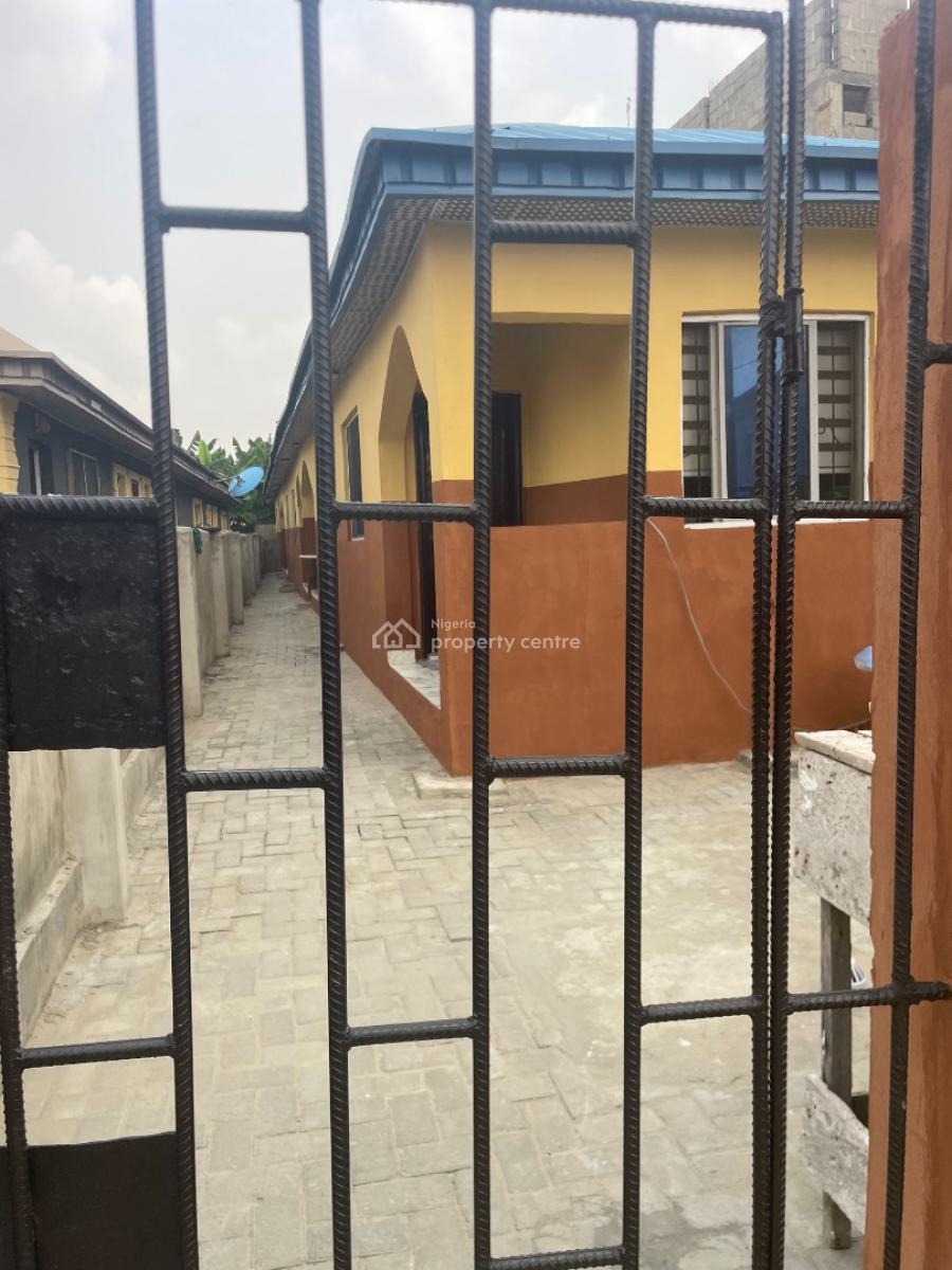 Selfcon (pvc) Available with 24hrs Light, Interlocked Estate, Alhaji Miniru Estate, Ogombo, Ajah, Lagos, Flat / Apartment for Rent