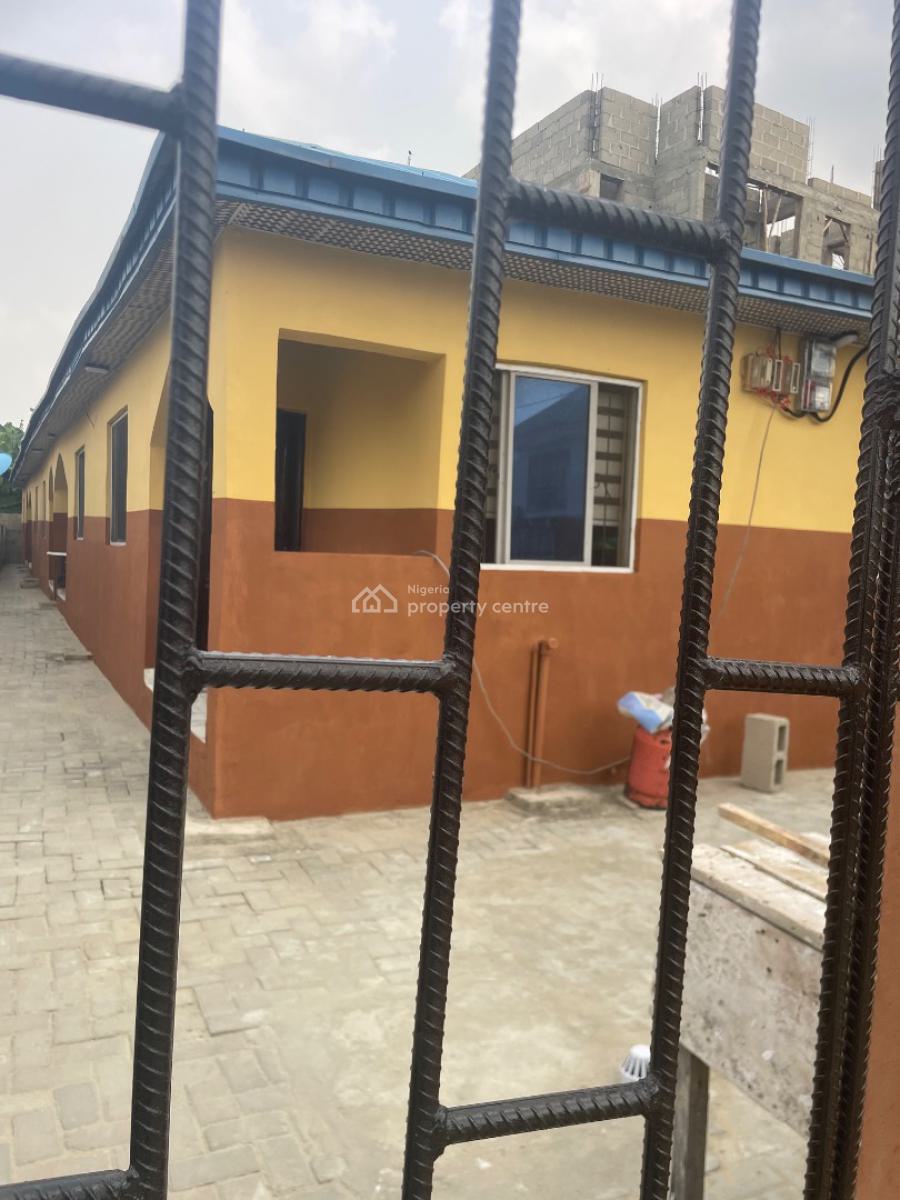 Selfcon (pvc) Available with 24hrs Light, Interlocked Estate, Alhaji Miniru Estate, Ogombo, Ajah, Lagos, Flat / Apartment for Rent