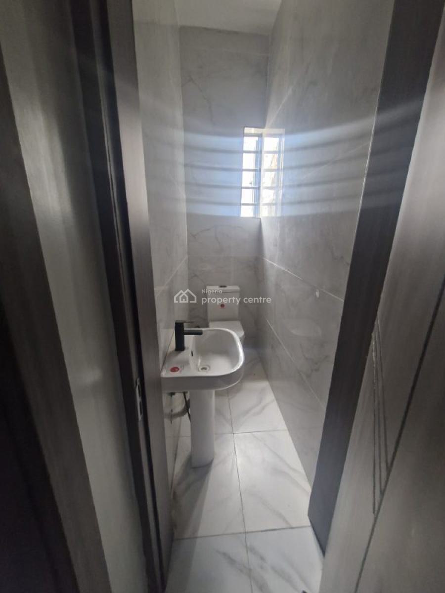 2 Bedroom Apartment, Lekki Phase 1, Lekki, Lagos, Flat / Apartment for Sale