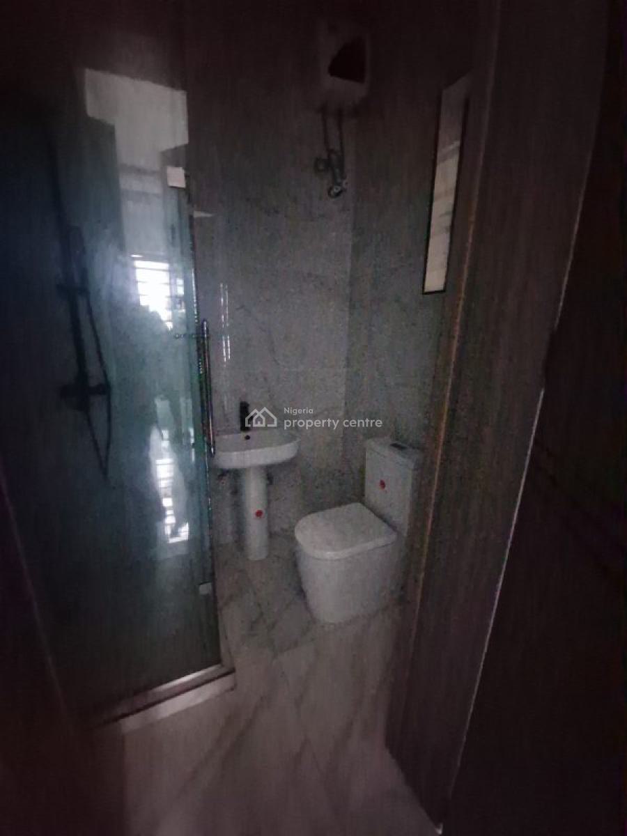 2 Bedroom Apartment, Lekki Phase 1, Lekki, Lagos, Flat / Apartment for Sale