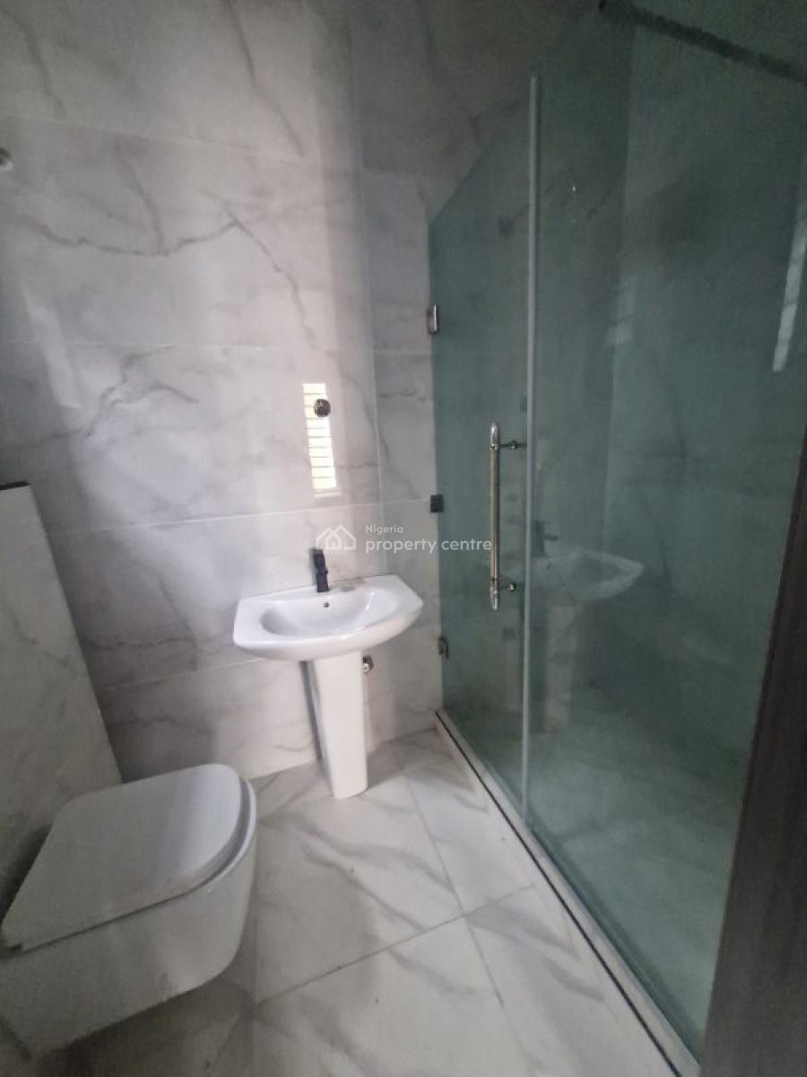 2 Bedroom Apartment, Lekki Phase 1, Lekki, Lagos, Flat / Apartment for Sale