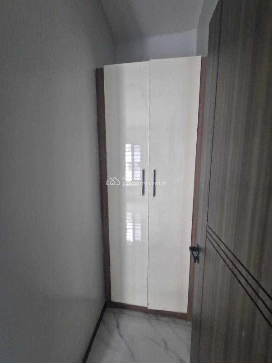 2 Bedroom Apartment, Lekki Phase 1, Lekki, Lagos, Flat / Apartment for Sale