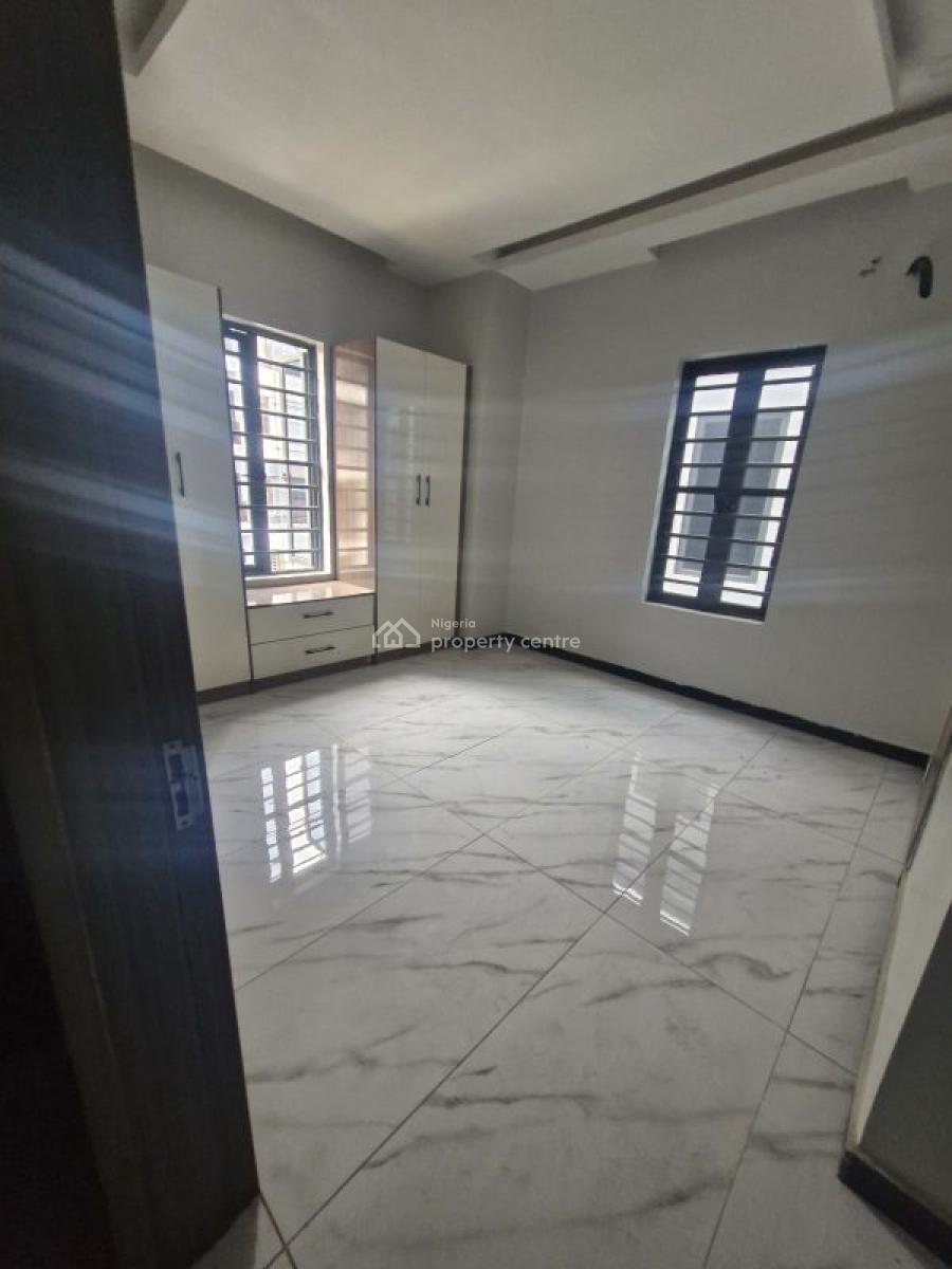 2 Bedroom Apartment, Lekki Phase 1, Lekki, Lagos, Flat / Apartment for Sale
