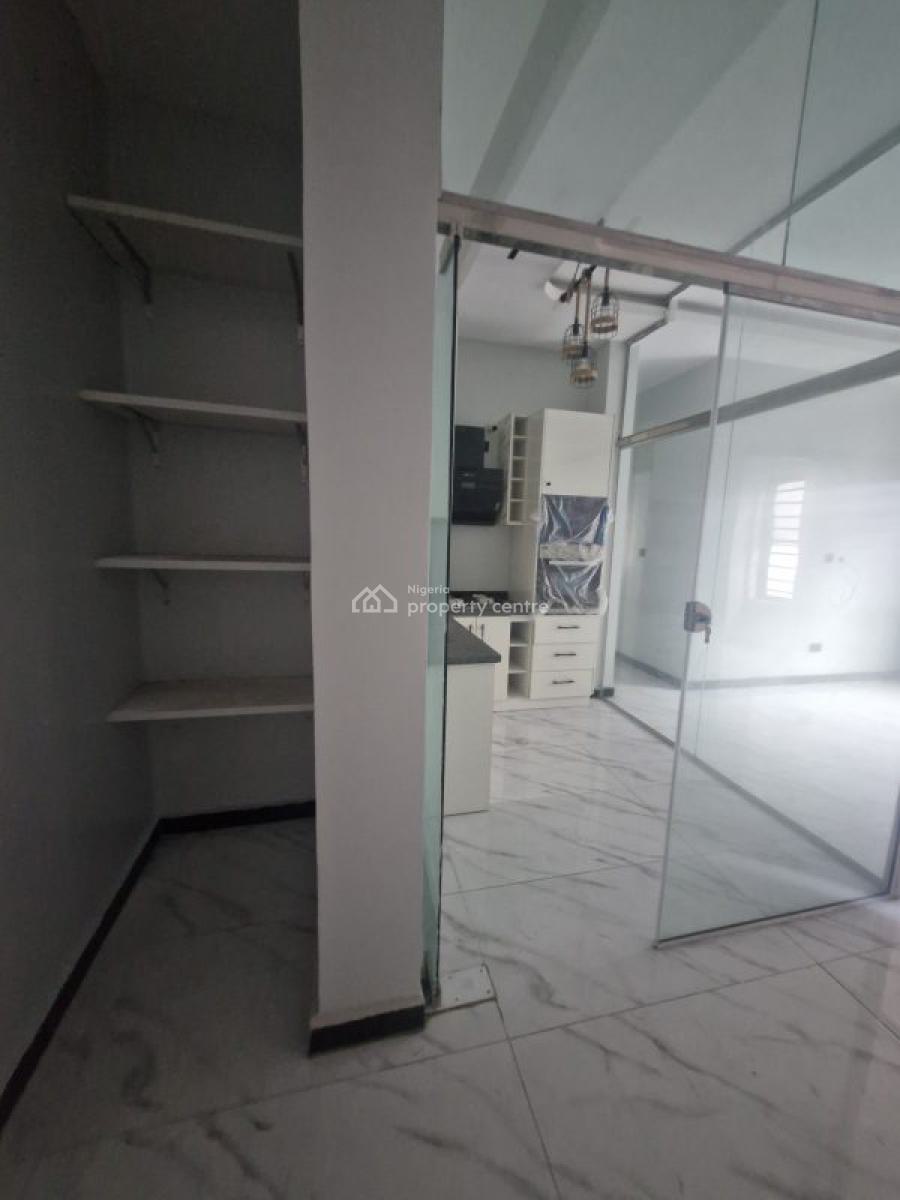 2 Bedroom Apartment, Lekki Phase 1, Lekki, Lagos, Flat / Apartment for Sale
