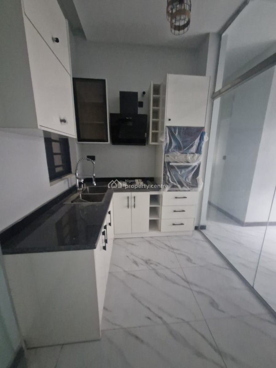 2 Bedroom Apartment, Lekki Phase 1, Lekki, Lagos, Flat / Apartment for Sale