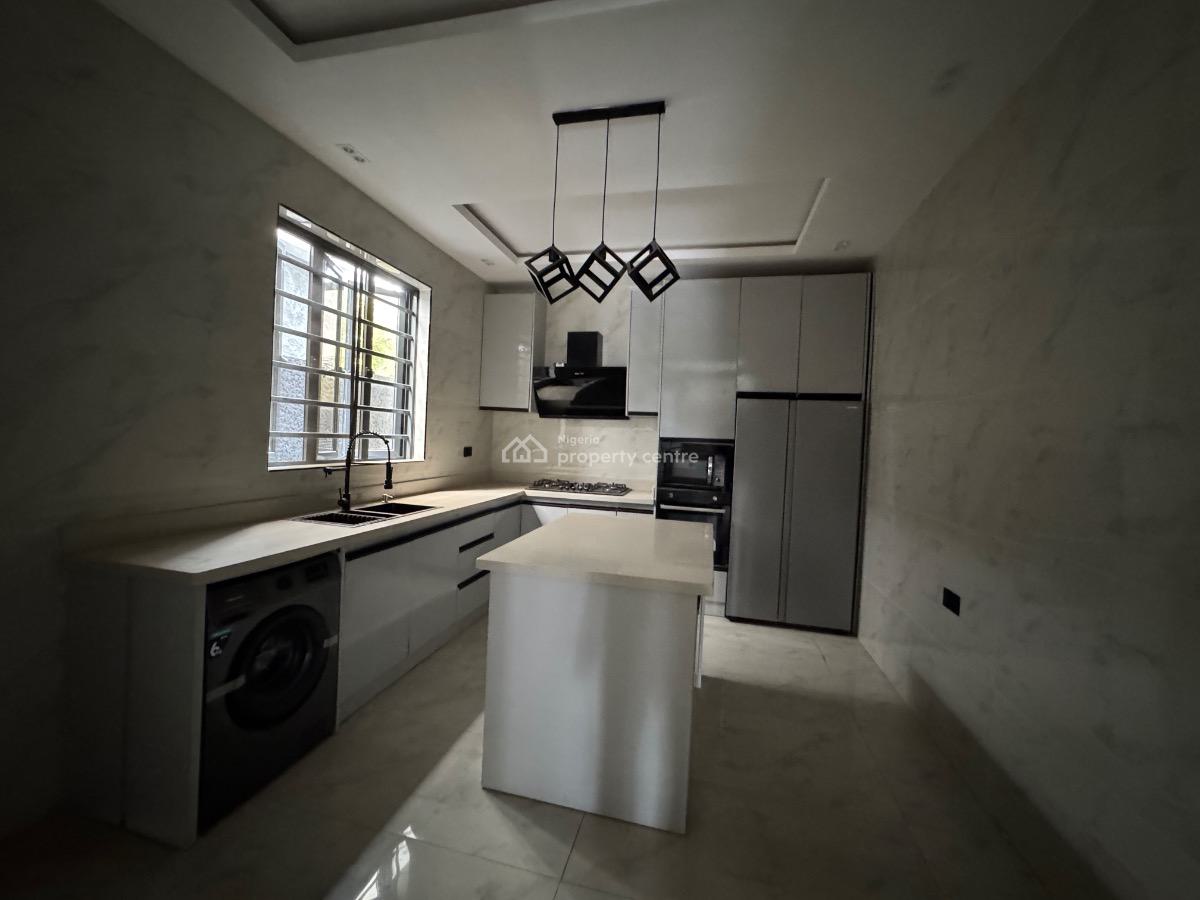 5bedroom Duplex with Bq, Ologolo, Lekki, Lagos, Detached Duplex for Sale