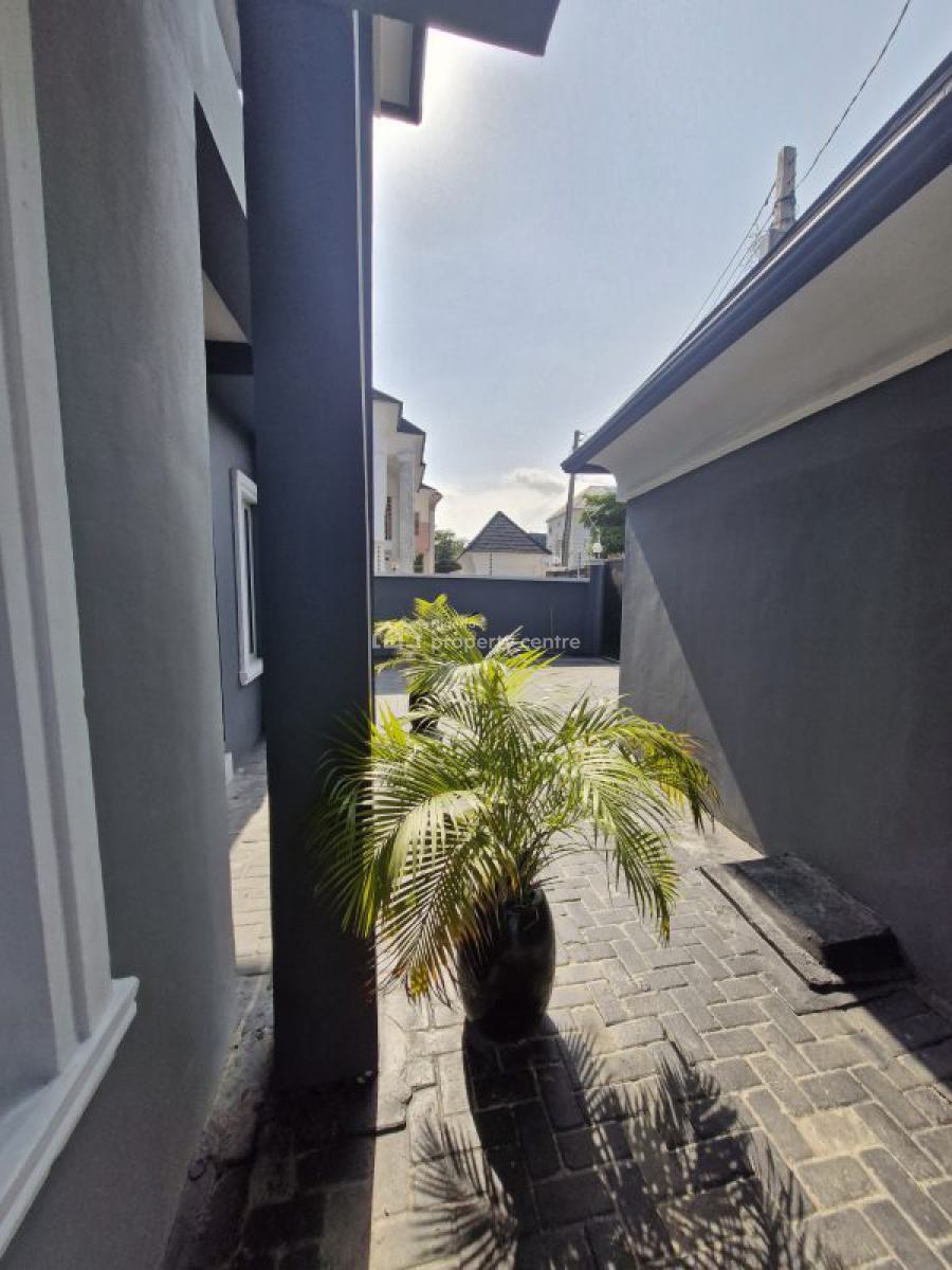 5 Bedroom Fully Detached with Bq, Lekki, Lagos, Detached Duplex for Sale