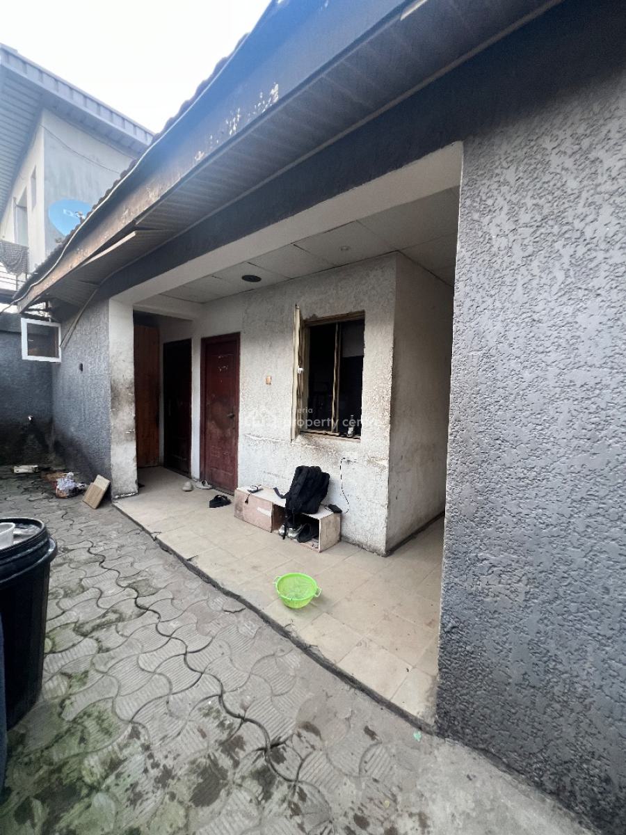 a Room and Parlour Bq at Lekki Phase 1 Good for Business, Emmanuel Abimbola Cole Lekki Phase 1, Lekki Phase 1, Lekki, Lagos, Mini Flat (room and Parlour) for Rent