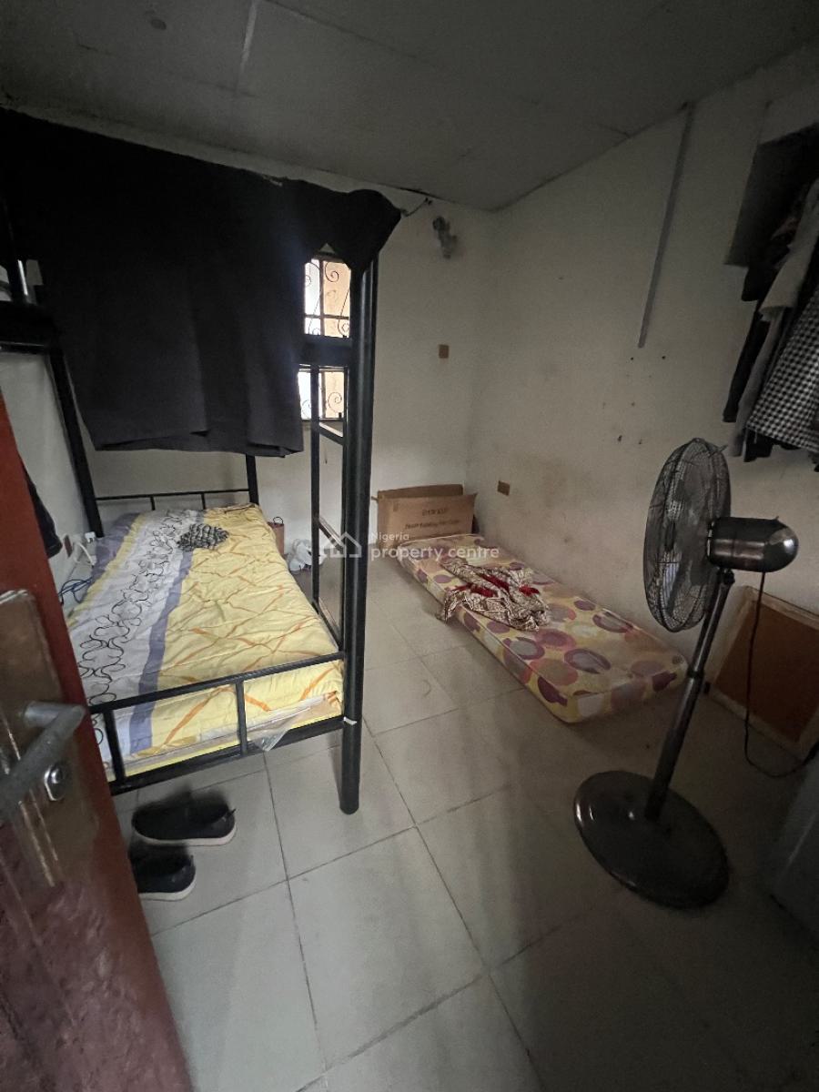 a Room and Parlour Bq at Lekki Phase 1 Good for Business, Emmanuel Abimbola Cole Lekki Phase 1, Lekki Phase 1, Lekki, Lagos, Mini Flat (room and Parlour) for Rent