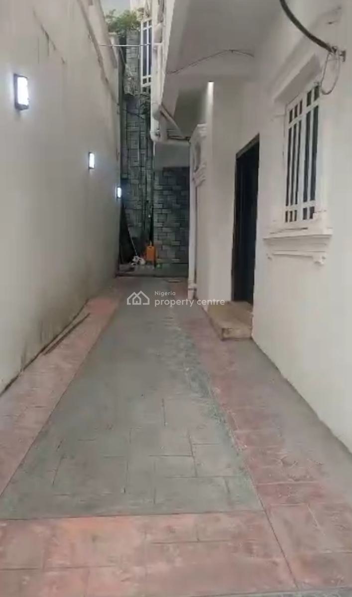 Decent 2 Wings of 4 Bedrooms Semi Detached Duplex, Anthony, Maryland, Lagos, Detached Duplex for Sale