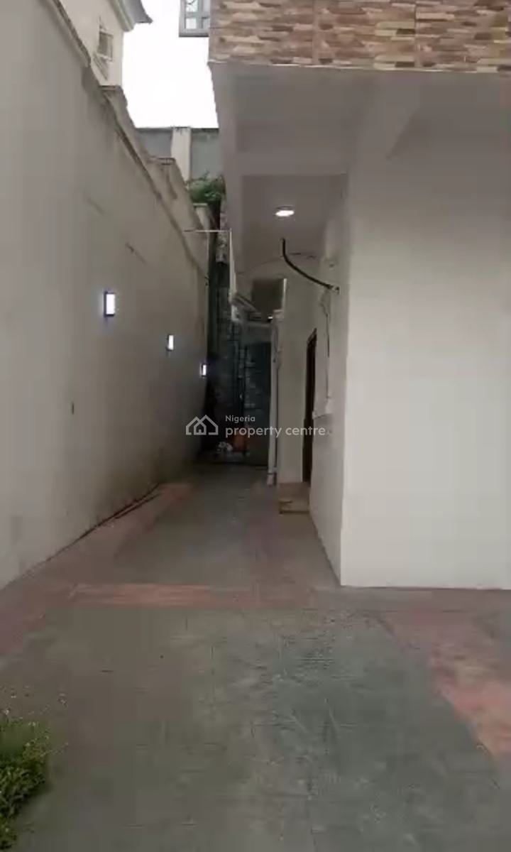 Decent 2 Wings of 4 Bedrooms Semi Detached Duplex, Anthony, Maryland, Lagos, Detached Duplex for Sale