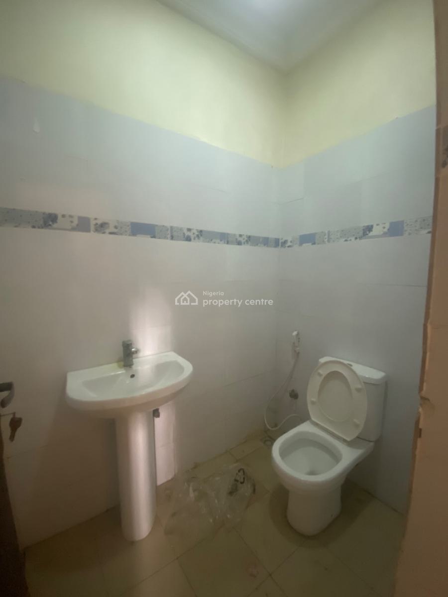 Spacious 3bedroom Apartment, Oral Estate, Lekki Phase 2, Lekki, Lagos, Flat / Apartment for Rent