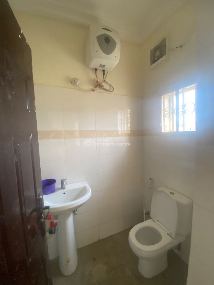 Spacious 3bedroom Apartment, Oral Estate, Lekki Phase 2, Lekki, Lagos, Flat / Apartment for Rent
