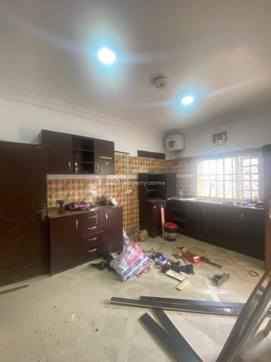 Spacious 3bedroom Apartment, Oral Estate, Lekki Phase 2, Lekki, Lagos, Flat / Apartment for Rent