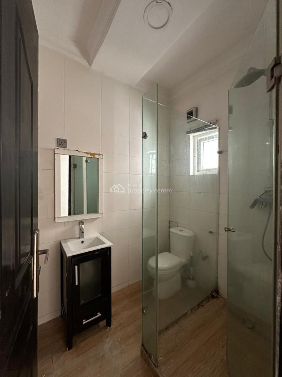 Lovely Serviced 3 Bedroom Flat with a Room Bq, Lekki Phase 1, Lekki, Lagos, Flat / Apartment for Rent