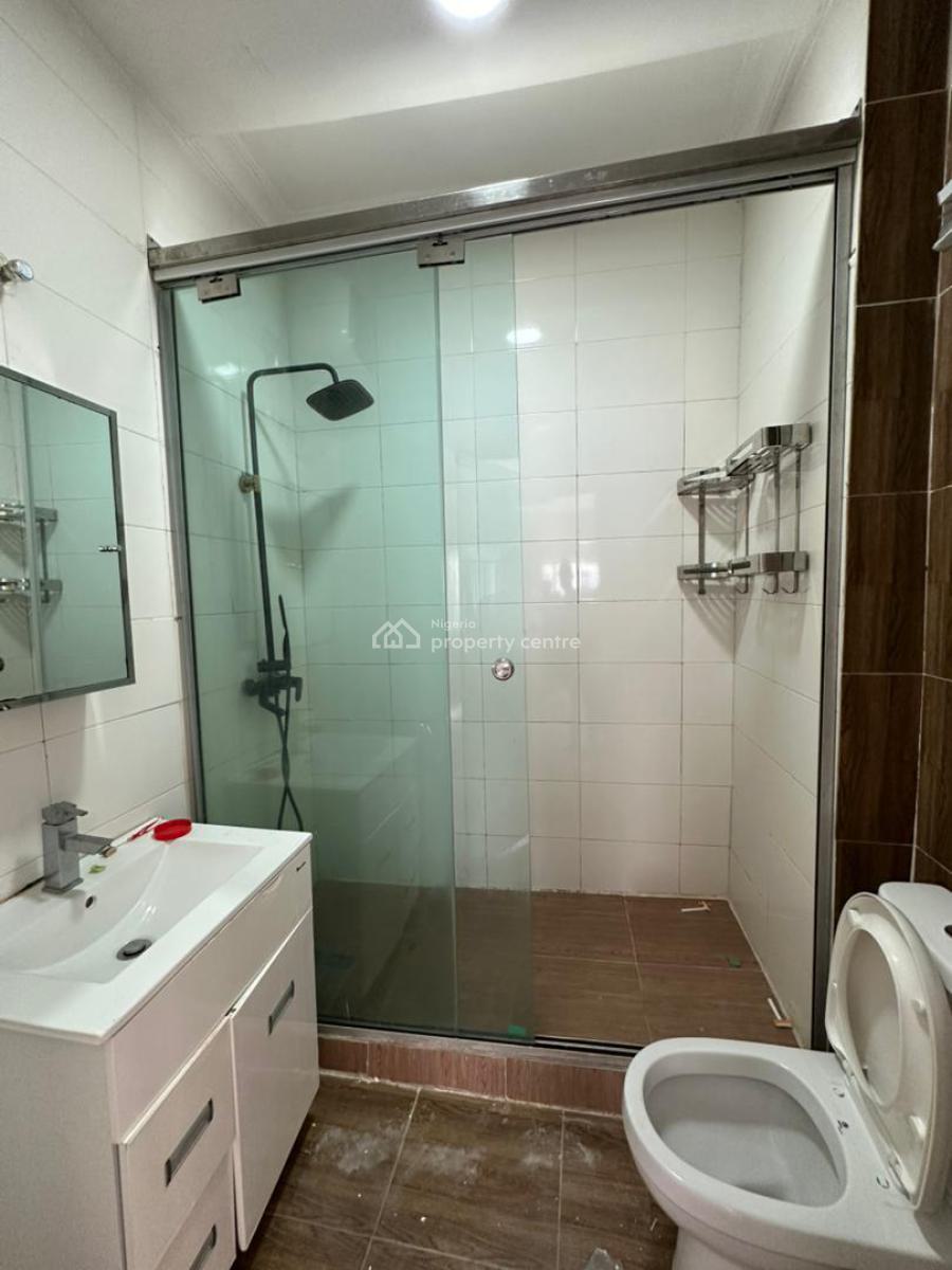 Lovely Serviced 3 Bedroom Flat with a Room Bq, Lekki Phase 1, Lekki, Lagos, Flat / Apartment for Rent