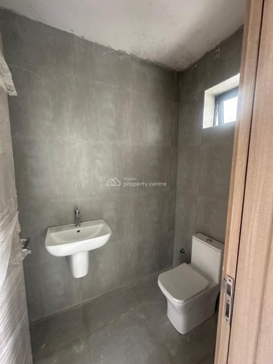 Specious 2bedrooms Apartment with Bq and Swimming Pool, Lekki Phase 1, Lekki, Lagos, Flat / Apartment for Rent