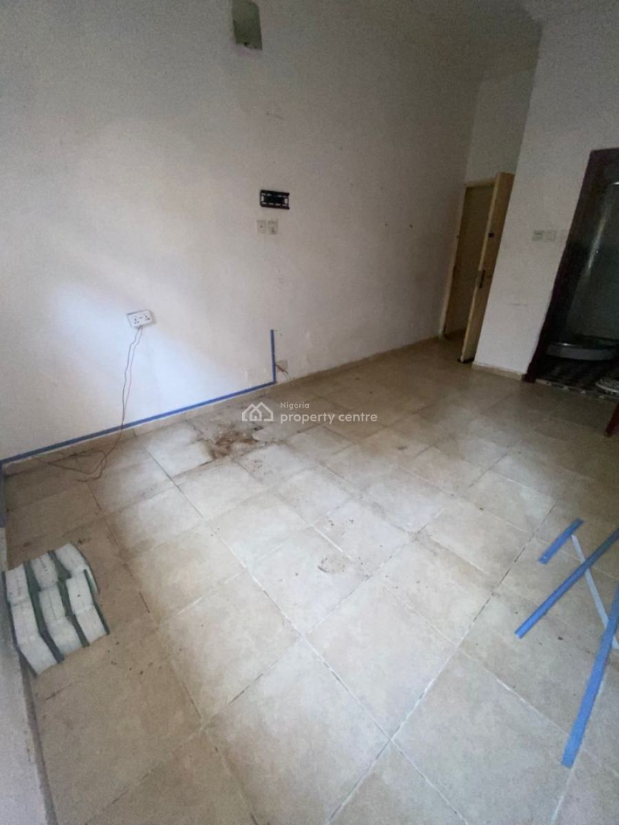 Luxurious Standard and Very Spacious Single Room in a Shared Apartment, Bera Chevron, Lekki Expressway, Lekki, Lagos, Self Contain (single Rooms) for Rent
