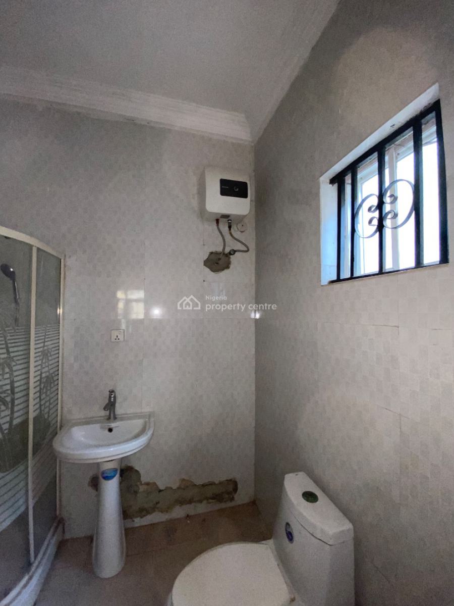 Luxurious Standard and Very Spacious Single Room in a Shared Apartment, Bera, Chevron, Lekki Expressway, Lekki, Lagos, Self Contain (single Rooms) for Rent