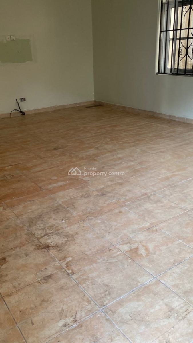 Luxurious Standard and Spacious Single Room in a Shared Apartment Upstairs, Lekki Expressway, Lekki, Lagos, Self Contain (single Rooms) for Rent