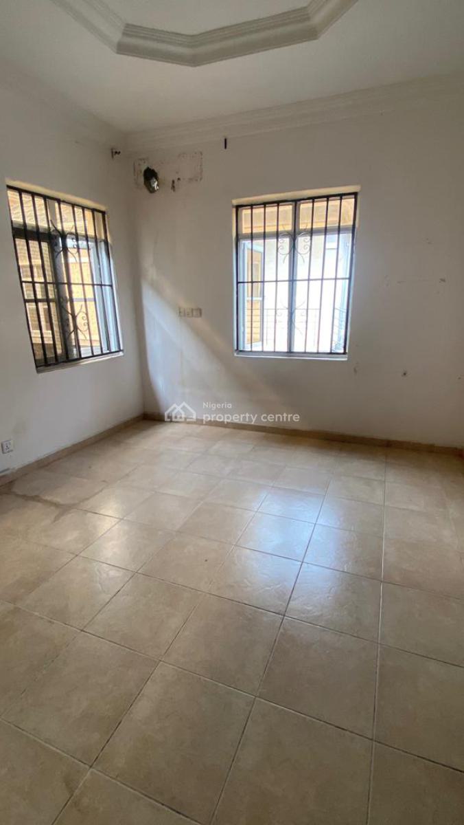 Luxurious Standard and Spacious Single Room in a Shared Apartment Upstairs, Lekki Expressway, Lekki, Lagos, Self Contain (single Rooms) for Rent