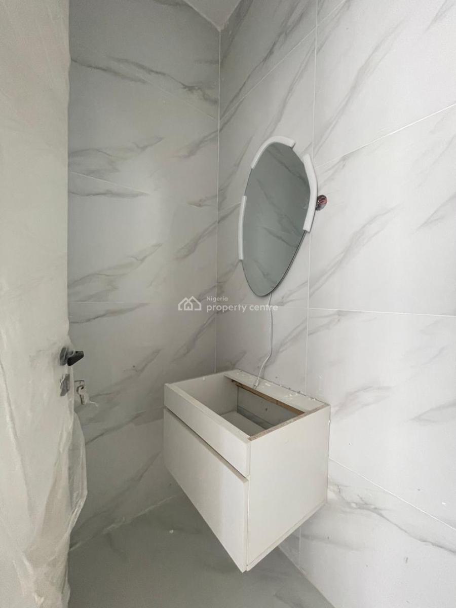 Spacious Fully Serviced   2  Bedroom Apartment with a Suspended Pool F, Lekki Phase 1, Lekki, Lagos, Flat / Apartment for Sale