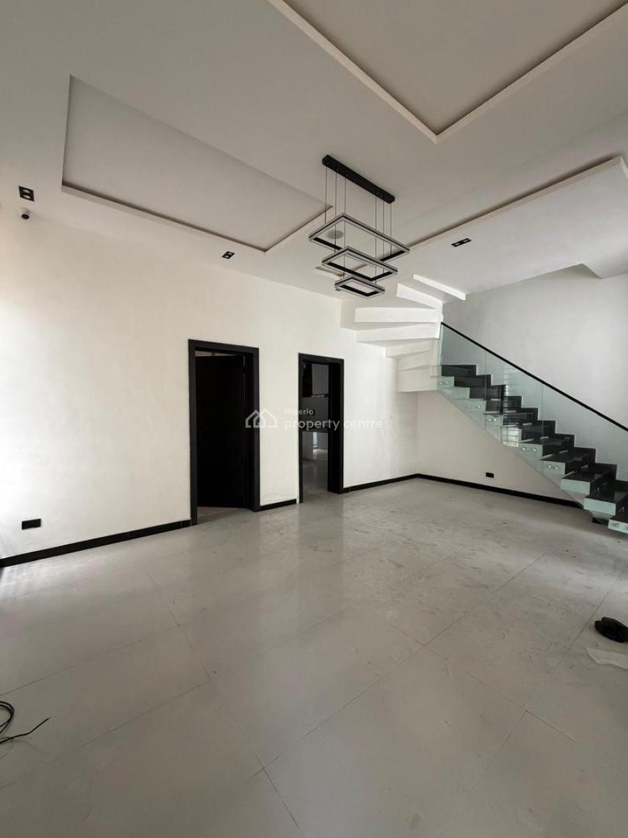 Elevate Your Lifestyle: 4 Bedrooms Semi-detached with Bq & Balcony, Ikate, Lekki, Lagos, Semi-detached Duplex for Rent