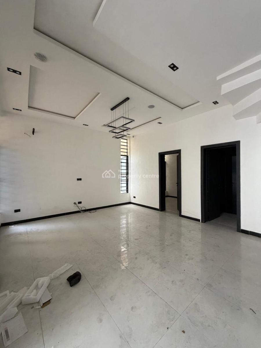 Elevate Your Lifestyle: 4 Bedrooms Semi-detached with Bq & Balcony, Ikate, Lekki, Lagos, Semi-detached Duplex for Rent