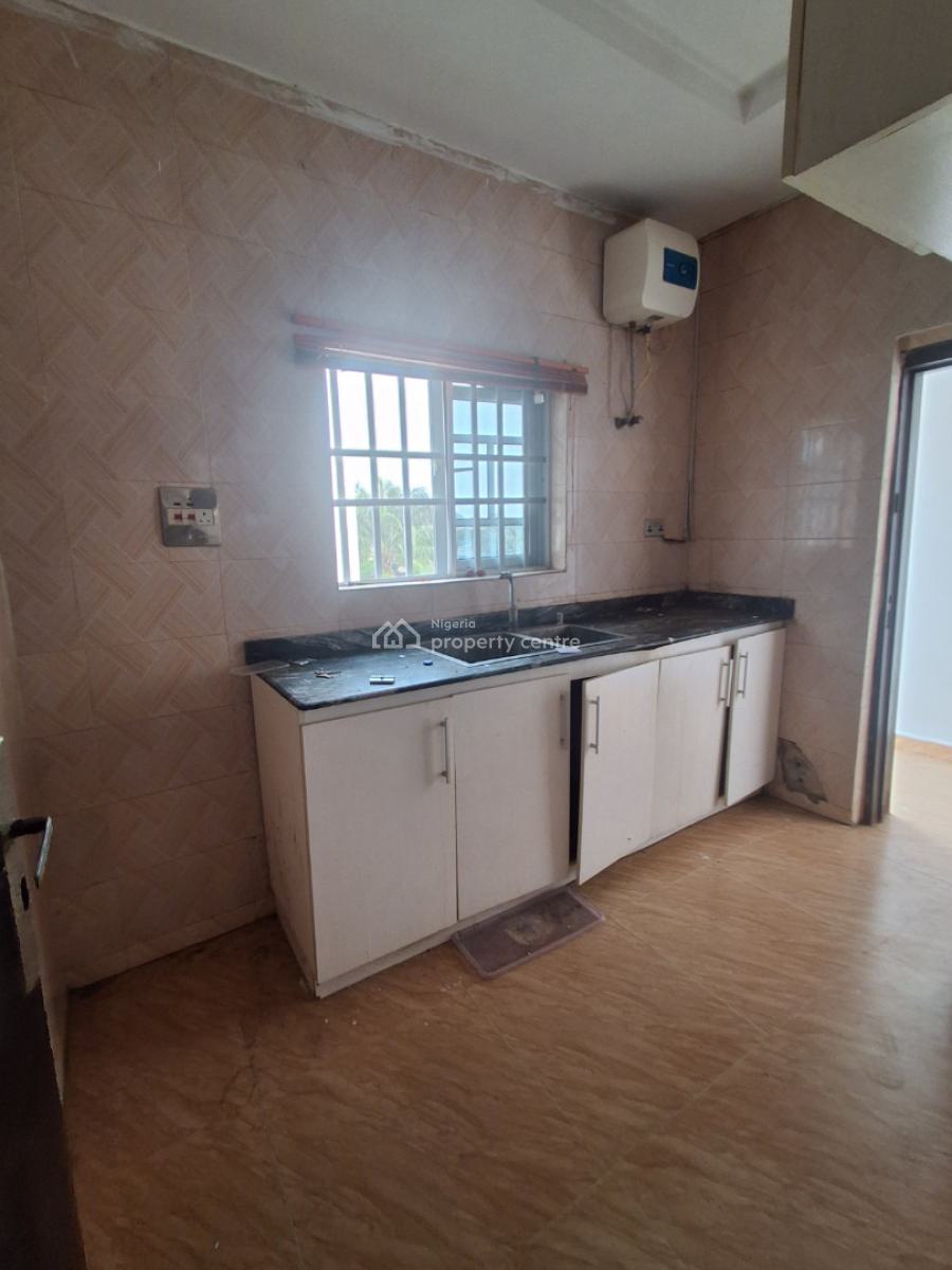 2 Bedrooms, Upstairs, in an Estate, Badore, Ajah, Lagos, Flat / Apartment for Rent