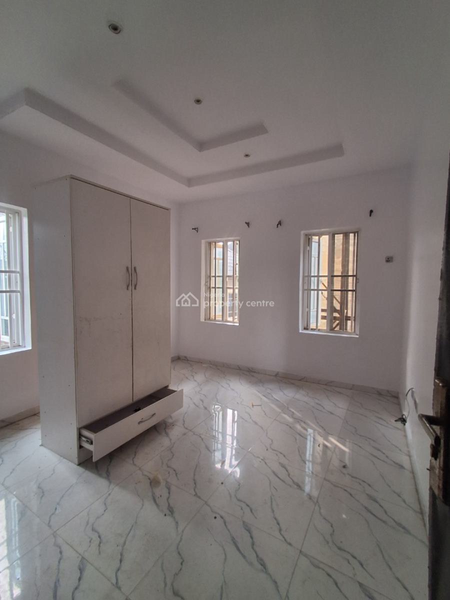 2 Bedrooms, Upstairs, in an Estate, Badore, Ajah, Lagos, Flat / Apartment for Rent