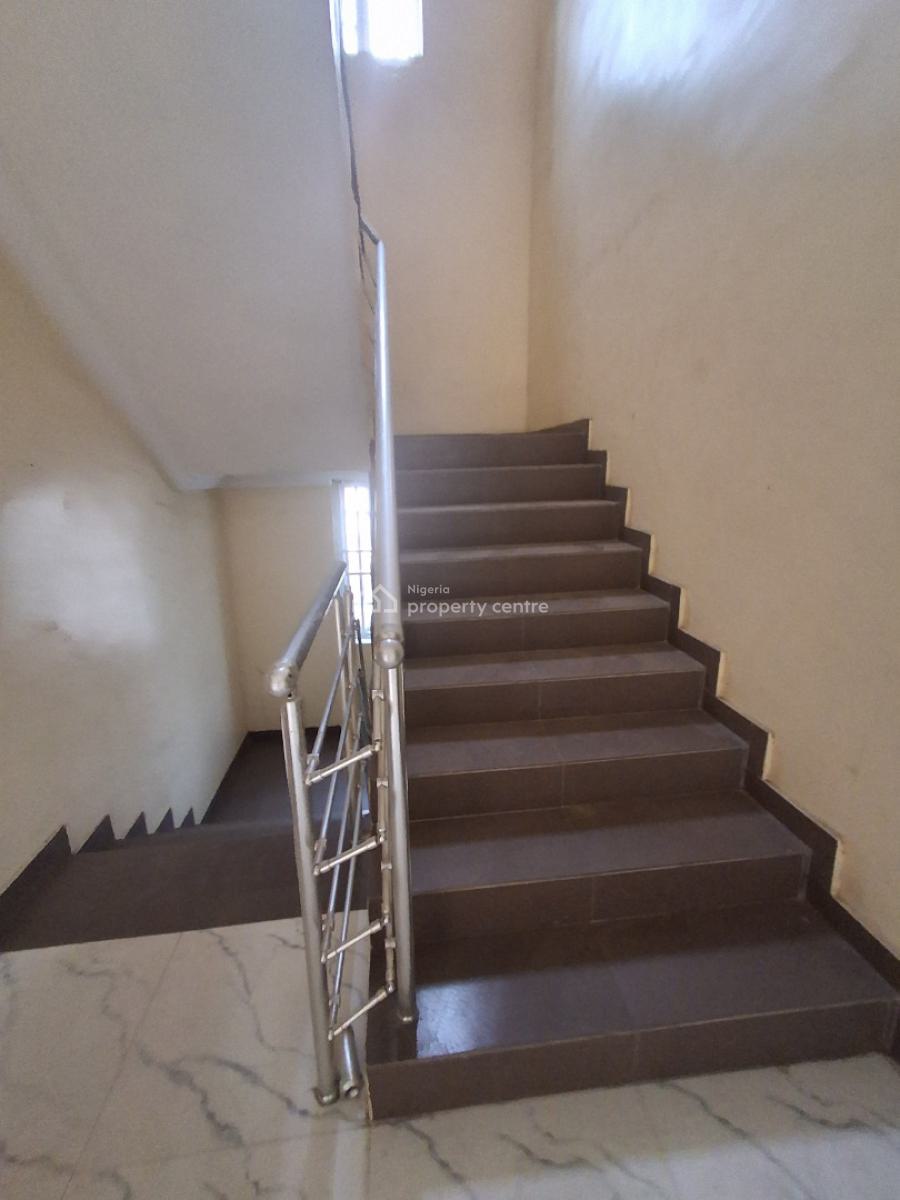 2 Bedrooms, Upstairs, in an Estate, Badore, Ajah, Lagos, Flat / Apartment for Rent
