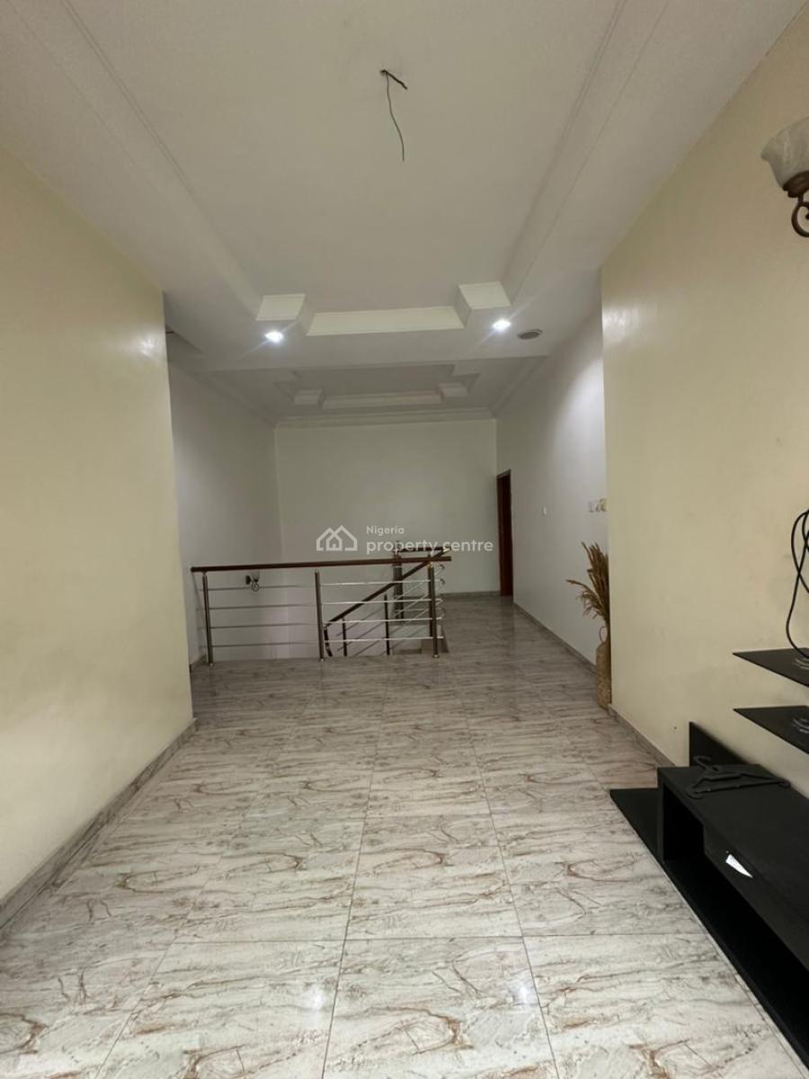 Well Maintained 4 Bedrooms Semi Detached Duplex, Osapa, Lekki, Lagos, Semi-detached Duplex for Rent