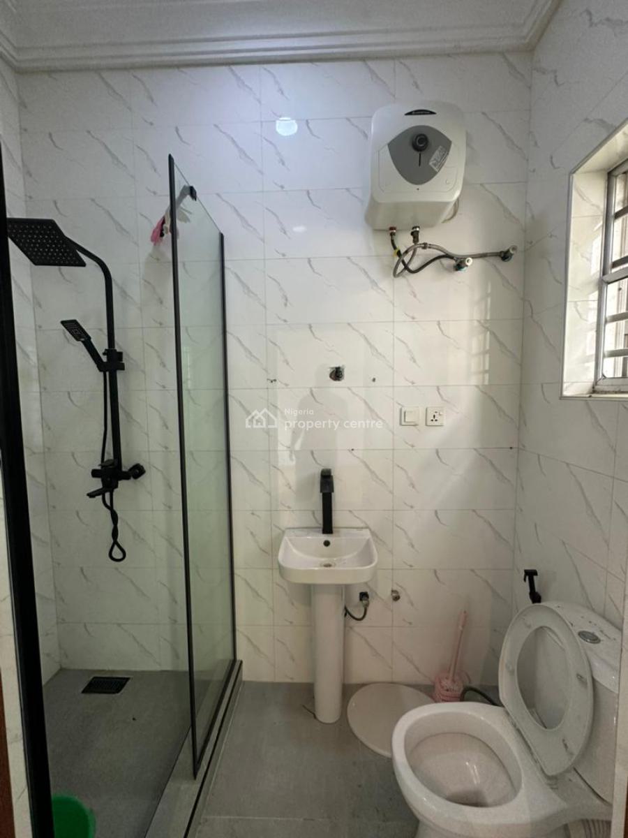 Well Maintained 4 Bedrooms Semi Detached Duplex, Osapa, Lekki, Lagos, Semi-detached Duplex for Rent