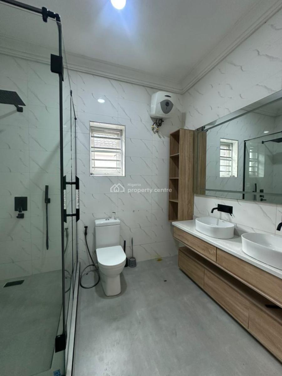 Well Maintained 4 Bedrooms Semi Detached Duplex, Osapa, Lekki, Lagos, Semi-detached Duplex for Rent