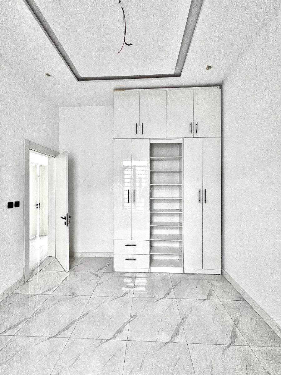 Attractive 4-bedroom Detached House - Must View, Gated Estate, Tight Security, Ajah, Lagos, Detached Duplex for Sale