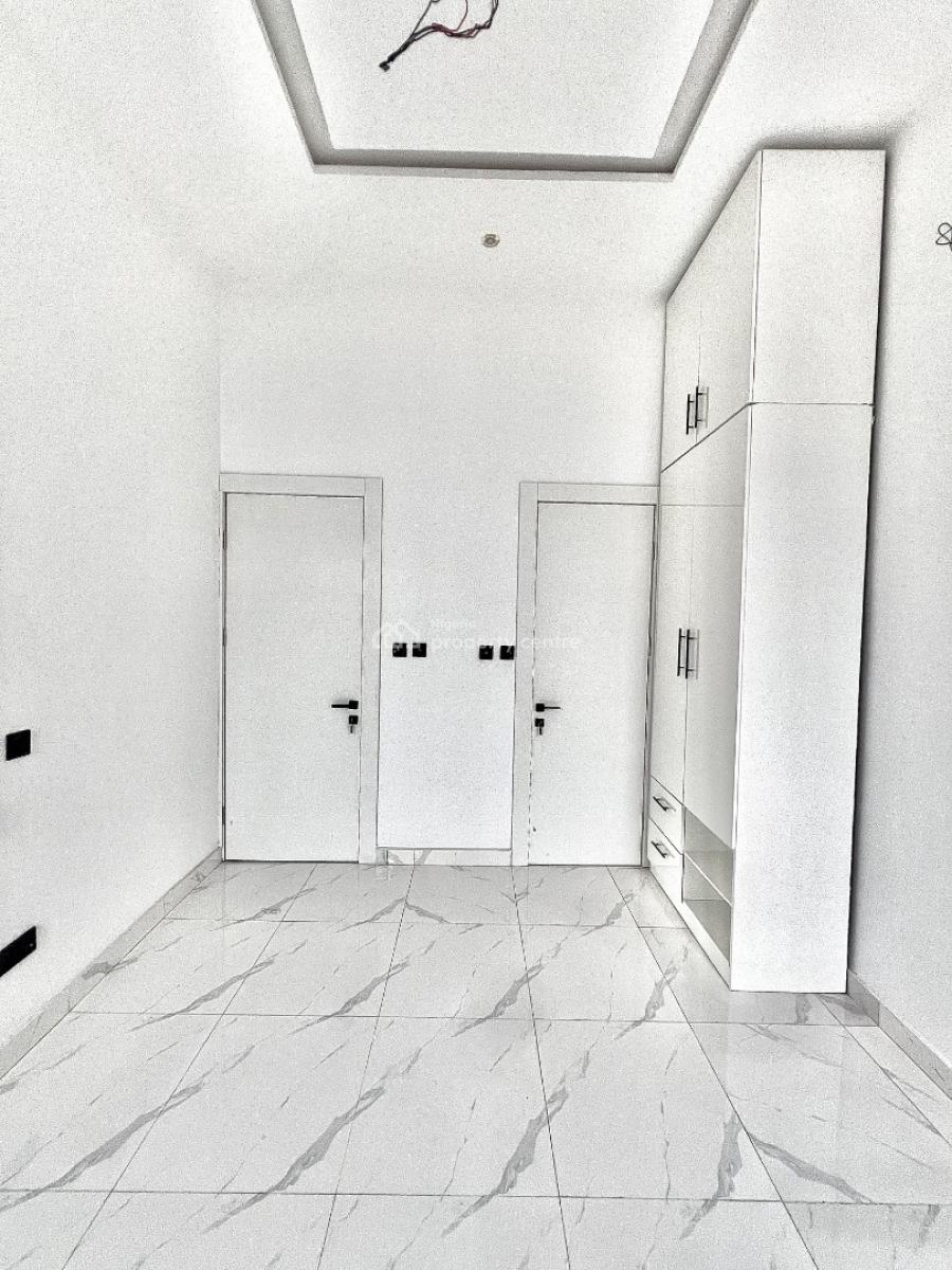 Attractive 4-bedroom Detached House - Must View, Gated Estate, Tight Security, Ajah, Lagos, Detached Duplex for Sale