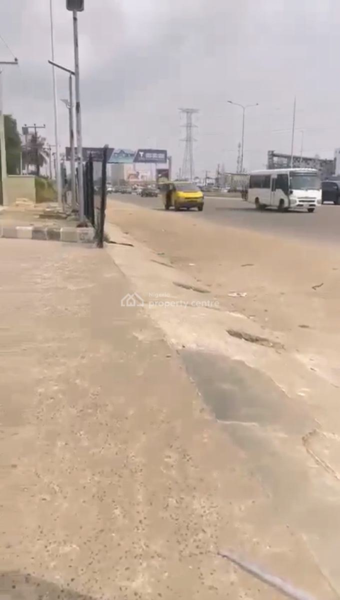 Prime Cornerpiece Land Measuring 1500sqms Facing Lekki-epe Expressway, Chevron Toll Gate Facing The Expressway, Lekki, Lagos, Commercial Land for Sale