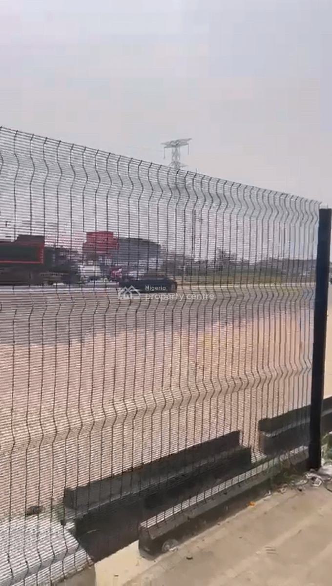 Prime Cornerpiece Land Measuring 1500sqms Facing Lekki-epe Expressway, Chevron Toll Gate Facing The Expressway, Lekki, Lagos, Commercial Land for Sale