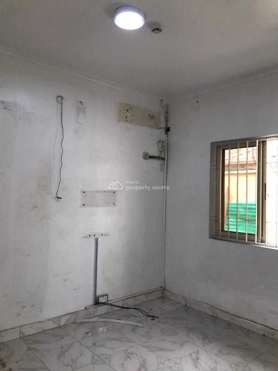 an Affordable and Standard, Portsble Miniflat in a Top Notch Location, Off Admiralty Way,  Lekki-phase-1, Lekki Phase 1, Lekki, Lagos, Mini Flat (room and Parlour) for Rent
