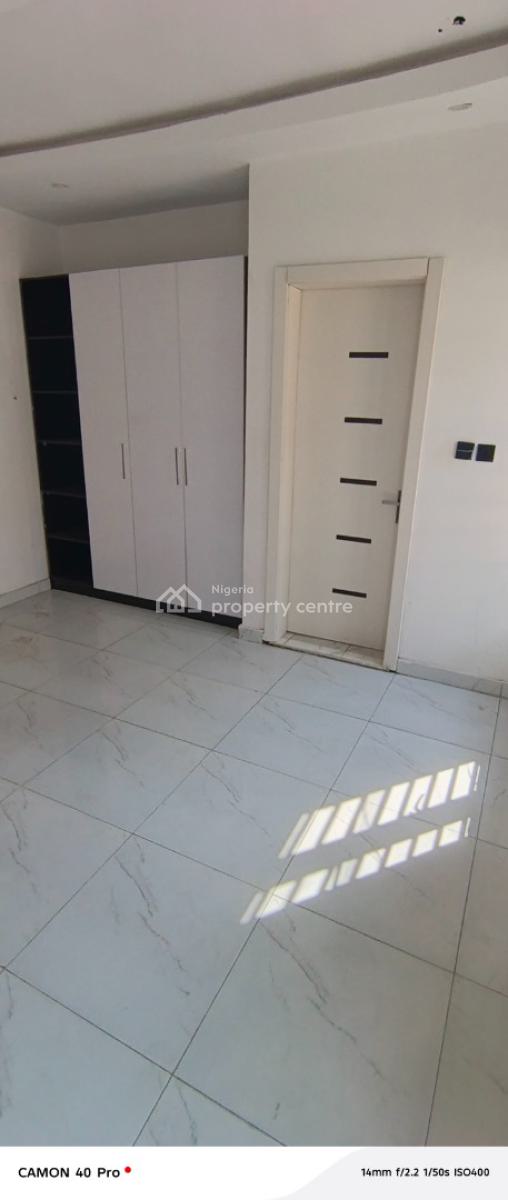 Clean 2 Bedroom Flat in Ilasan, Ilasan Area Ikate, Ilasan, Lekki, Lagos, Flat / Apartment for Rent