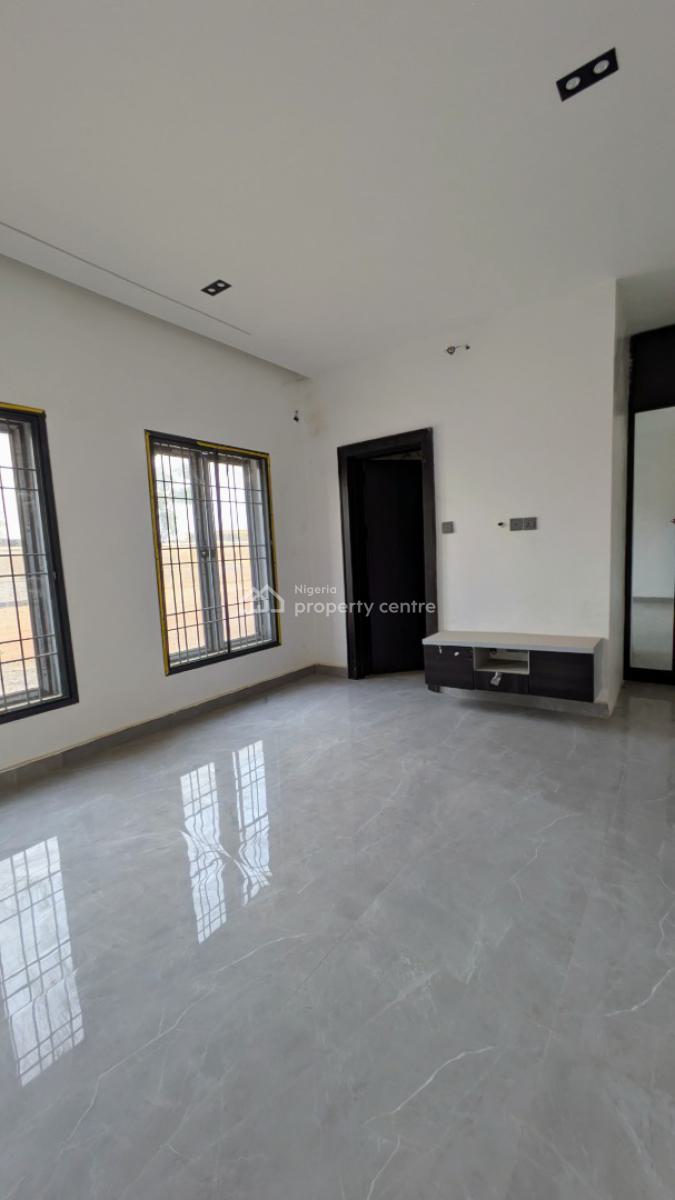Newly Built Spacious 3 Bedroom Flat Comes with Swimming Pool and Lift, Katampe (main), Katampe, Abuja, Flat / Apartment for Sale